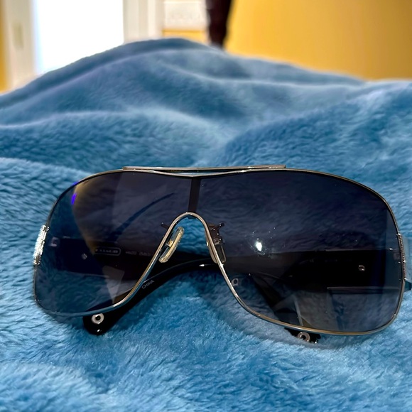 Coach Sunglasses with original case. - Picture 1 of 4
